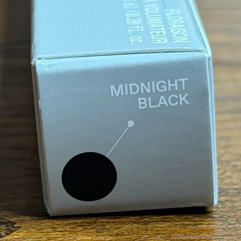 r.e.m. beauty Flourishing Volumizing Mascara Midnight Black NIB